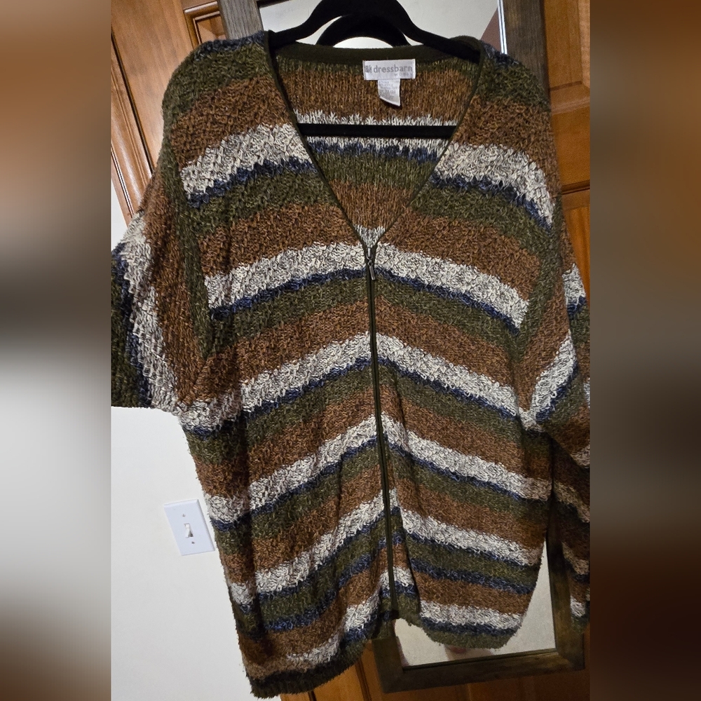Like New 22/24 Dress Barn  V-Neck Zipper Sweater